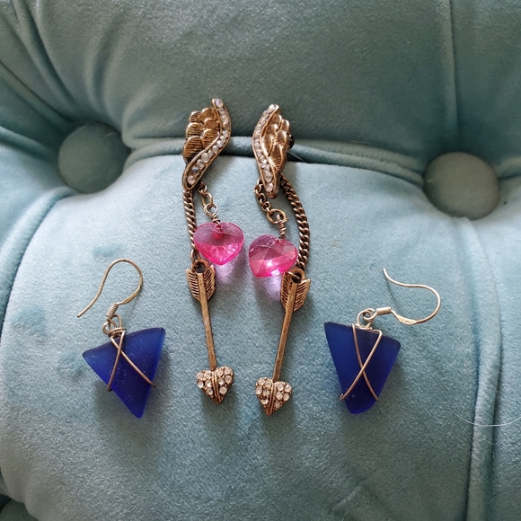 Betsy Johnson Wing and Dangling Arrow Earrings - Picture 2 of 3